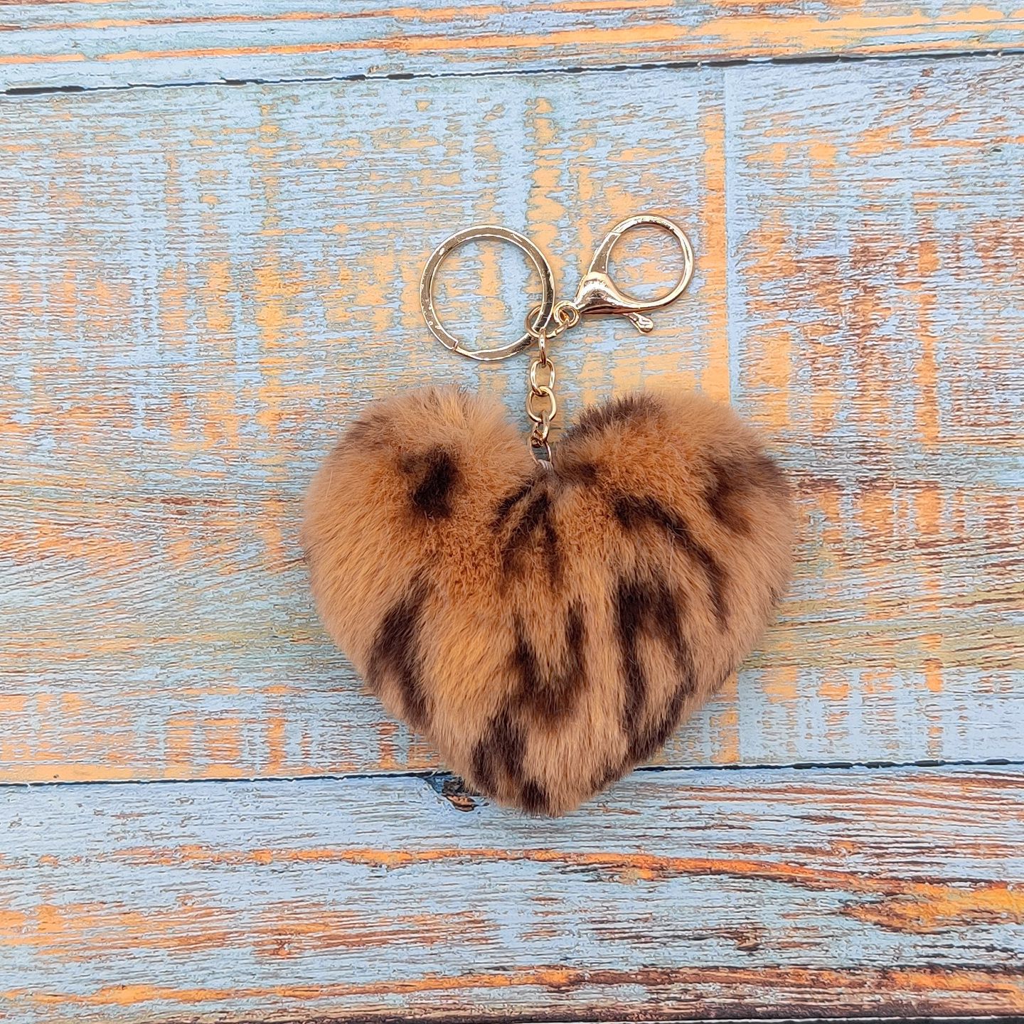 Wholesale Cross-border spot leopard love heart-shaped Plush Peach heart keychain car keychain bag plush pendant