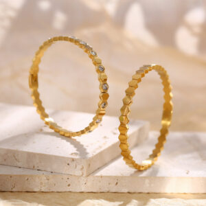 sztx109 inner diameter 6.1*5cm net weight 11.2g / Gold