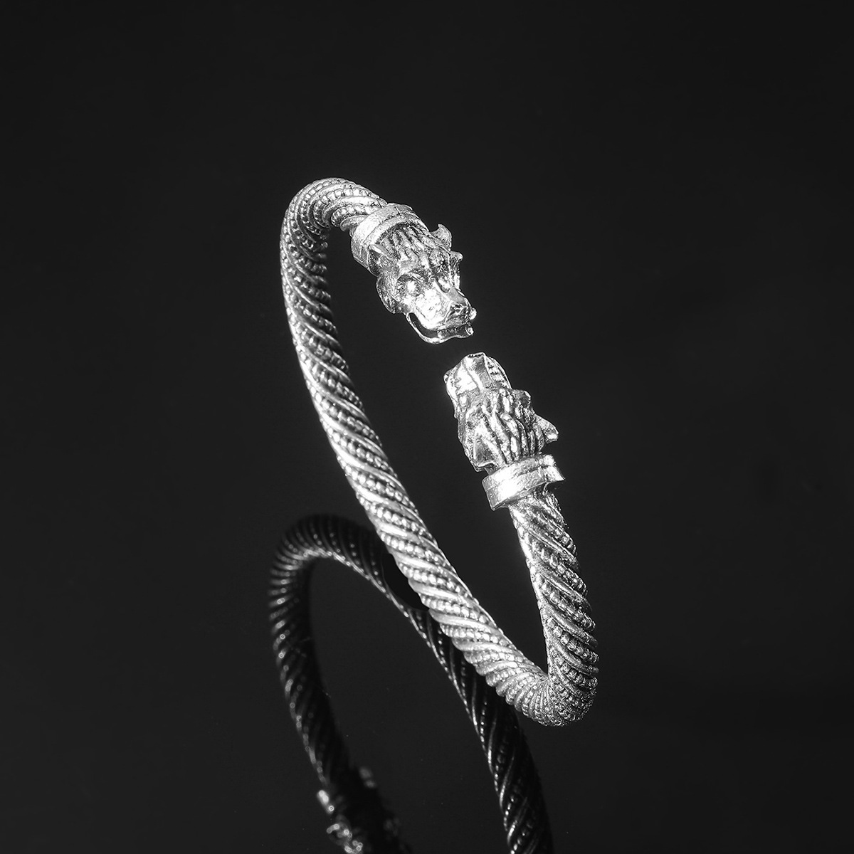 Wholesale European and American Nordic Wolf Head Opening Bracelet Retro Men's Leading Bracelet Jewelry wish Manufacturers