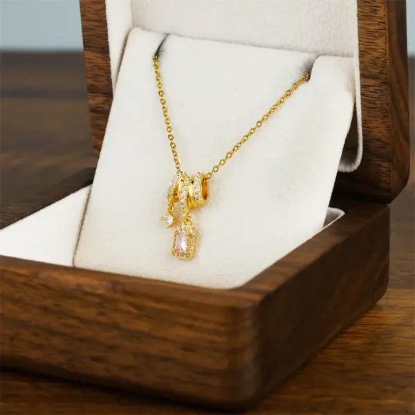 Wholesale New Sparkling Tassel Square Pendant Accessories Titanium Steel Necklace Niche Design Sense High-End Micro-Inlaid Zirconia Clavicle Chain Electroplated (Including Color Retention Layer)
