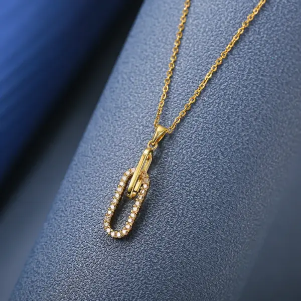 Wholesale 304 Stainless Steel Copper Paper Clip Oval Water Plating Zircon 18K Gold Plated IG Style Elegant Simple Style Inlay Cable Chain Gold Pendant Necklace