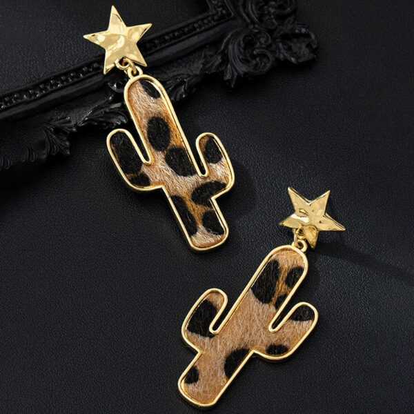 Wholesale Fashion Cactus Leopard Earrings All-match Spice Girls Cold Wind Exaggerated Atmosphere Party 4370