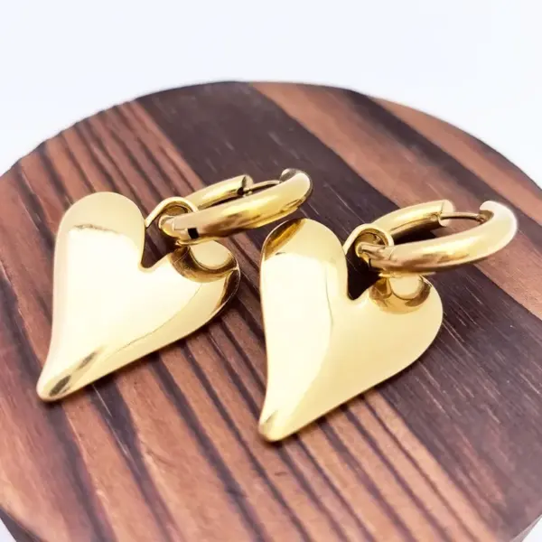 Wholesale Heart Shape Earrings For Women In Maillard Style Featuring Asymmetrical Design Made Of 304 Stainless Steel With 18K Real Gold Plating