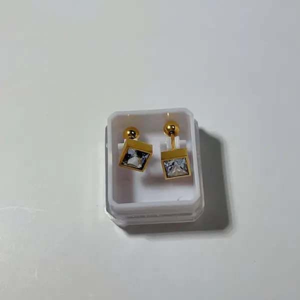 Wholesale PVD Coated 18K Gold Plated Heart Shape Ball 304 Stainless Steel Sweet Waterproof Non Tarnish Cartilage Earrings