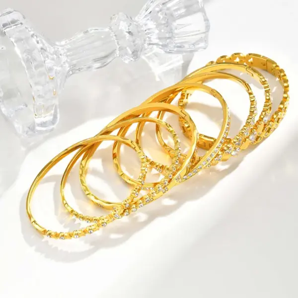 Wholesale Ins Style Luxurious Shiny Zircon 201 Stainless Steel Women's Bracelet 18K Gold Plated Elegant Temperament Jewelry Accessory