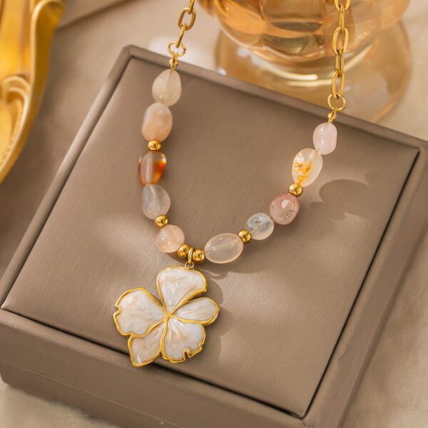 Wholesale Stainless steel pendant necklace with flower and butterfly design, clavicle chain