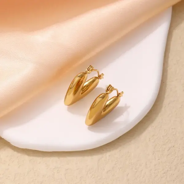 Wholesale PVD Coated Gold Plated Heart Shape 304 Stainless Steel IG Style Vintage Style Waterproof Non Tarnish Ear Clip