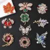 Wholesale New Fashionable Colorful Women's Brooch Pin Stylish Retro Accessory For Western Suit Anti-Light Zinc Alloy Jewelry