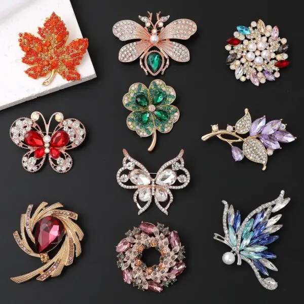 Wholesale New Fashionable Colorful Women's Brooch Pin Stylish Retro Accessory For Western Suit Anti-Light Zinc Alloy Jewelry