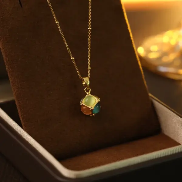 Wholesale Colorful Cube Pendant Necklace Women's Fashion Lightweight Luxury Dopa Cat's Eye Stone Clavicle Chain Geometric Pattern Alloy Copper Jewelry