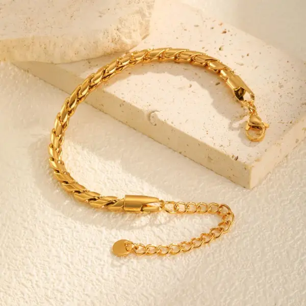Wholesale PVD Coated Real Gold Plated 18K Gold Butterfly 304 Stainless Steel IG Style Elegant Lady Waterproof Non Tarnish 304 Stainless Steel Lobster Trigger Clasp Closure Chain Bracelet