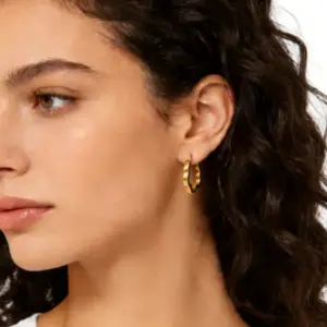Wholesale Hypoallergenic Flowers Sleeper Earrings For Women In 304 Stainless Steel With 18K Real Gold Plated Finish