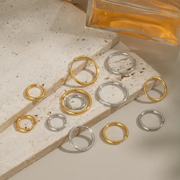 Wholesale 304 Stainless Steel Circle Round PVD Coated 18K Real Gold Plated 18K Gold Lady Sexy Rock Waterproof Non Tarnish Polishing Plating Gold Silver Earrings