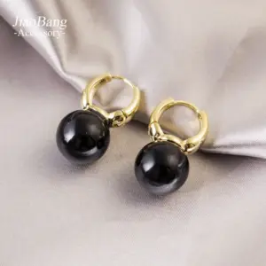 Ear clip-Black