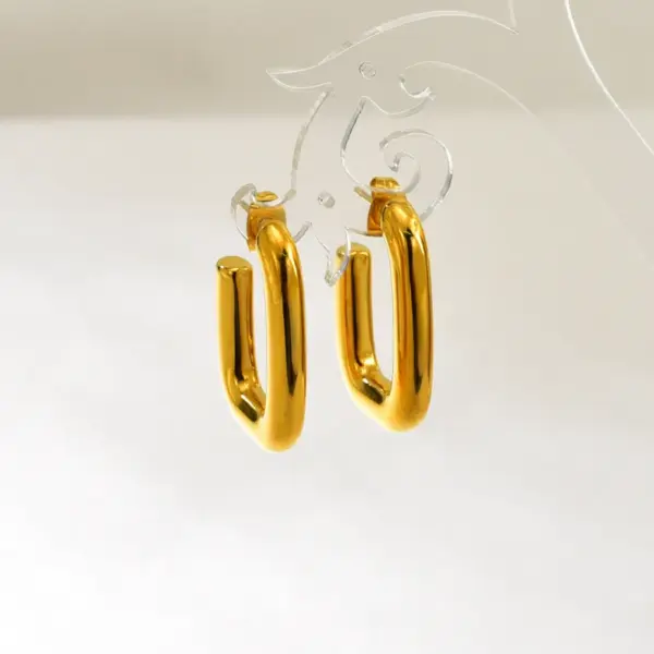 Wholesale E78 Style 304 Stainless Steel Earrings For Women Design 18K Gold Geometric C-shaped Stud Earrings Heart-shaped Electroplated