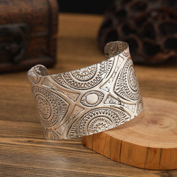 Wholesale Retro Ethnic Style Miao Silver Wide Edition Bracelet Carved Pattern Women's Bohemian Bracelet Xizang Bracelet Alien Accessories