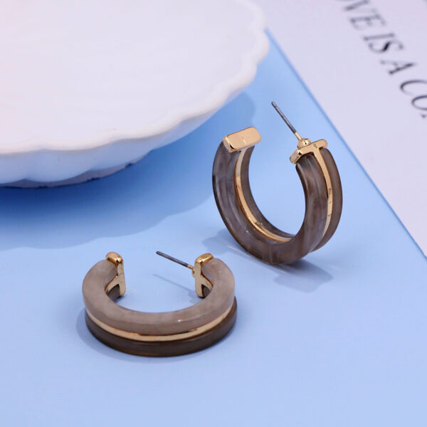 oly-842c6ea65093e5fcd43d2c03ff4710f5 Wholesale Pair of Women Fashion Hoop Earrings Vintage Bohemian C- shaped Earrings for Party Vacation Valentine's Day