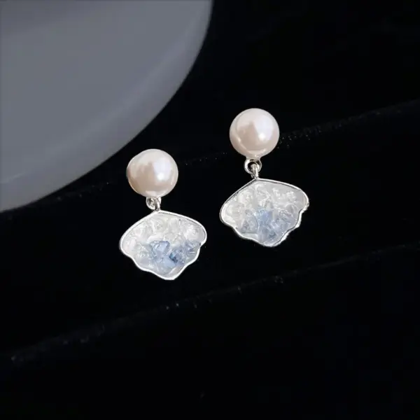 Wholesale Geometric Healing Earrings For Women In Copper With Crystal Inlay, Featuring 0.03µm Coating And Copper Ear Pins