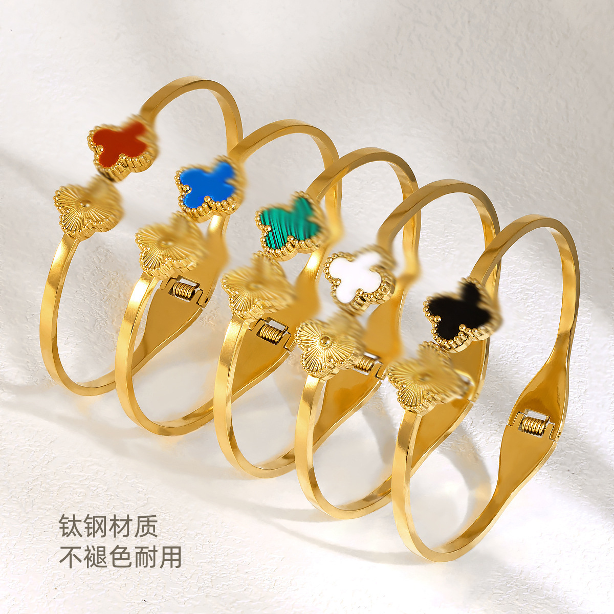 Wholesale Titanium steel electroplated non-fading jewelry, titanium steel bracelet, gold four-leaf clover bracelet