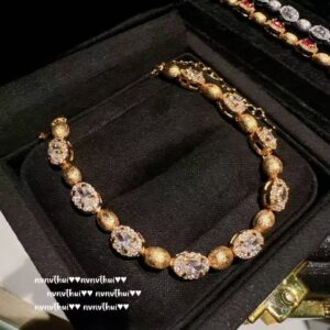 Gold egg-shaped bracelet