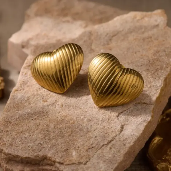 oly-8586023c18e2e57df958729586ee43d9 Wholesale Heart Shape Earrings In 316 Stainless Steel With 18K Real Gold Plating, Featuring 304 Stainless Steel Posts, Unisex Design