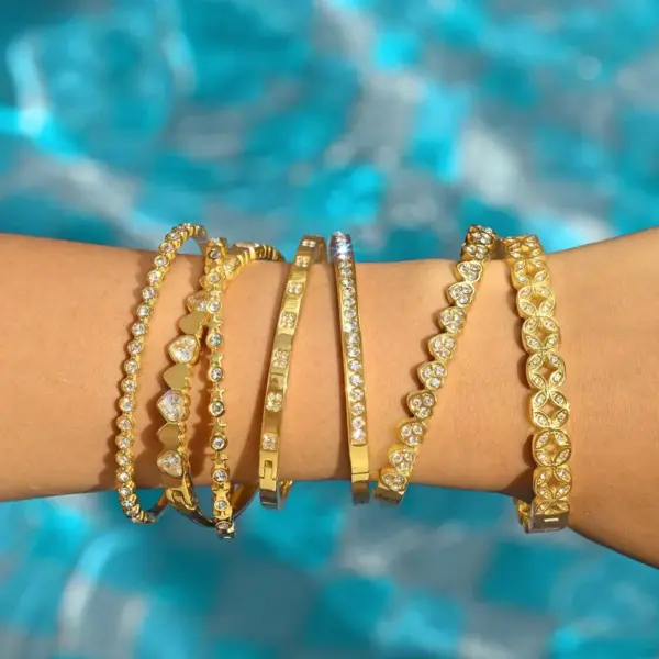 Wholesale Ins Style Luxurious Shiny Zircon 201 Stainless Steel Women's Bracelet 18K Gold Plated Elegant Temperament Jewelry Accessory
