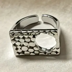 Open / Silver