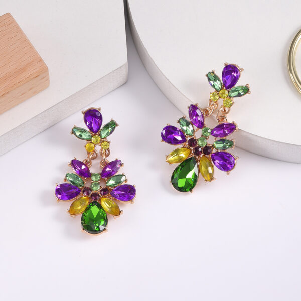 oly-869beadf24b0b5bd6b76d2f20600de6a Wholesale Green shengpa festival earrings irregular crystal flower earrings light luxury high-grade design