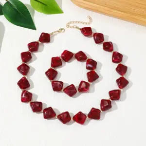 Dark Red / Average Size