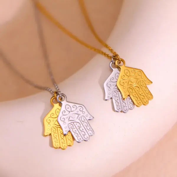 Wholesale Stainless Steel O-Shape Lockbone Chain Pendant Necklace Women's Style Electroplated 18K Gold Titanium Steel Geometric Pattern