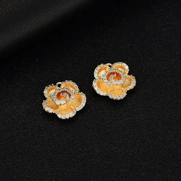 Wholesale Unisex Copper Drop Earrings Featuring Flower Design With Zircon Inlay, Stylish Stud Earrings