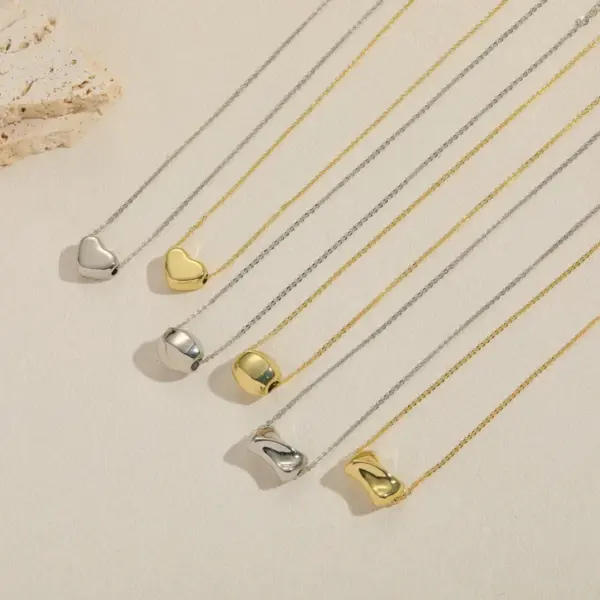 Wholesale New Fashion Simple Geometric Smooth Daily Versatile Petite Heart-Shaped 14K Gold-Plated Collarbone Chain Women's Necklace