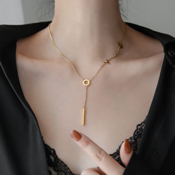 Wholesale High-grade Light Luxury LOVE Tassel Necklace Chain Women's Summer Collarbone Chain Simple Niche Woolen Chain Without Fading Valentine's Day