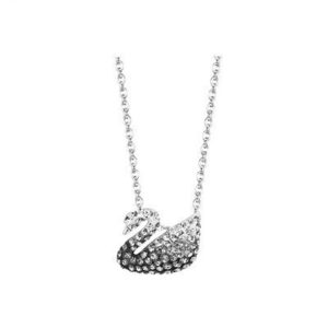 Gradient black swan small necklace