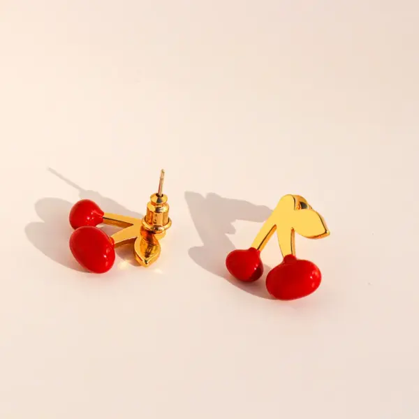 Wholesale Exquisite Fashion Design Red Cherry Earrings Handmade Glaze Red New Year Earrings For Women Christmas Festive Girl Earrings 1080