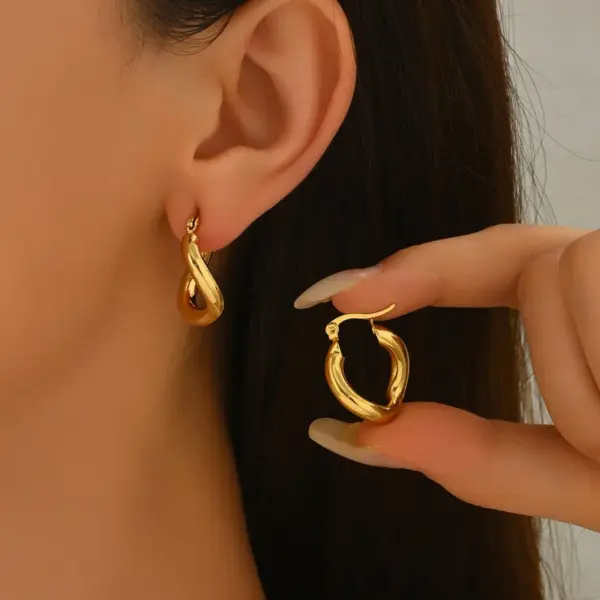 Wholesale Geometric Minimalist Stainless Steel Hollow Out Irregular Earrings Fashionable Casual Classic Style For Women Four Seasons Wear