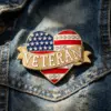Wholesale American Flag Pin In Zinc Alloy Featuring Diamond Craftwork, Perfect For Independence Day