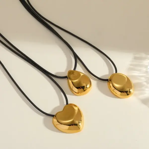 Wholesale Vacuum Electroplating (In Furnace) Plated 18K Real Gold Oval Water Drop Heart Shape 304 Stainless Steel Cute Vintage Novelty Design Electroplating No Buckle Closure Adjustable Necklace