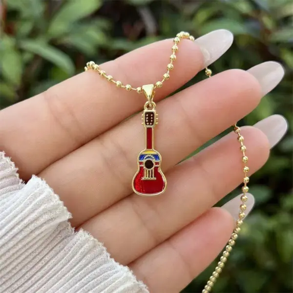 Wholesale Unisex National Flag Enamel Pendant Necklace With 18K Real Gold Plated Copper And PVD Coated Finish, Featuring A Beaded Chain