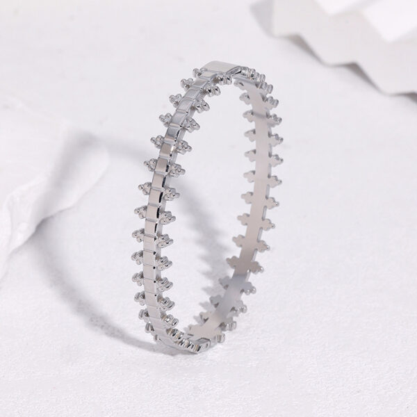 Wholesale Stainless steel bracelet with geometric gold plating, colorfast titanium steel bracelet