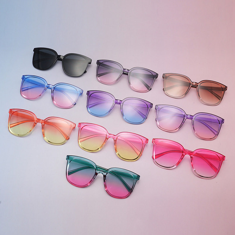 Wholesale 2025 new sunglasses fashion generous simple and comfortable anti-ultraviolet sunglasses trendy box Korean sunshade glasses