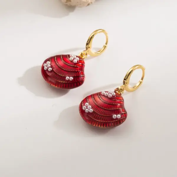Wholesale 1 Pair Casual Modern Style Simple Style Heart Shape Crown Shell Plating Copper Copper 18K Gold Plated Earrings
