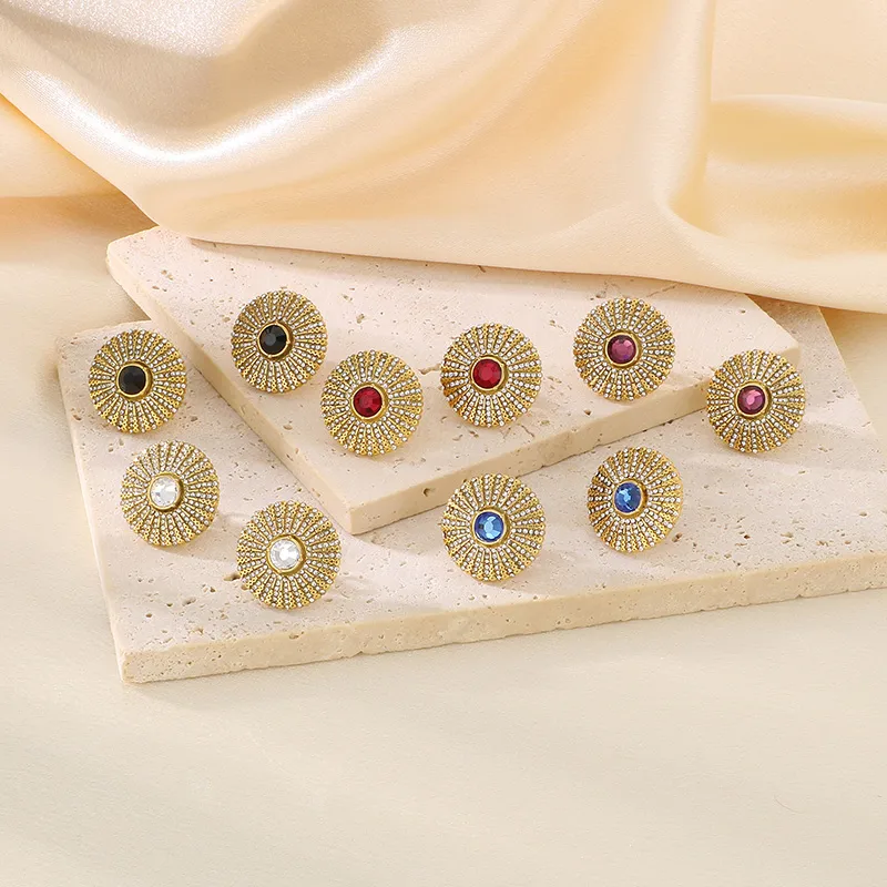 Wholesale Ion Plating (IP) 18K Gold Plated Round 304 Stainless Steel Vintage Style Waterproof Non Tarnish Ear Studs