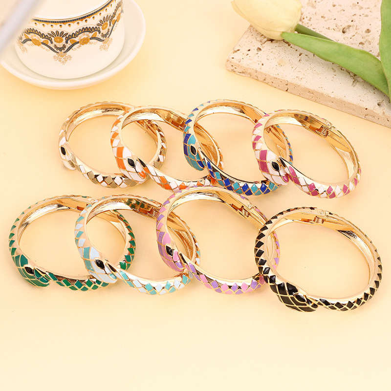 Wholesale European and American spirit snake color matching enamel drop oil bracelet creative fashion cloisonne bracelet factory direct foreign trade