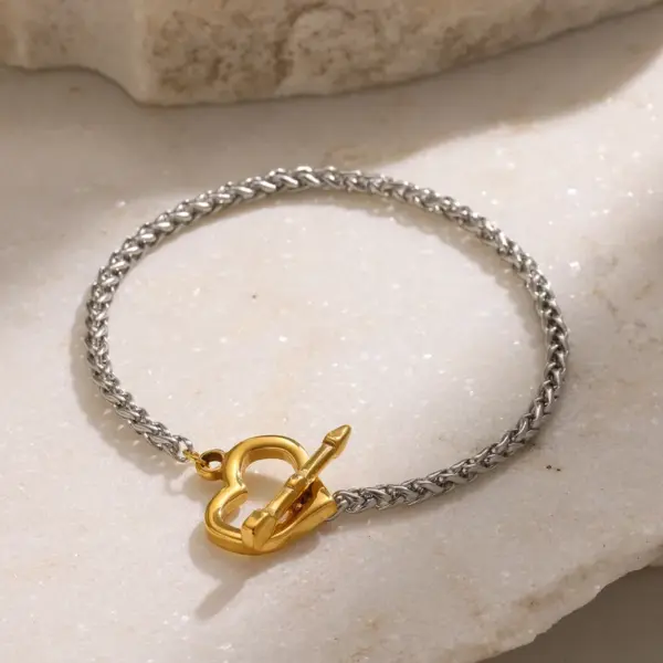 Wholesale 18K Gold Plated 304 Stainless Steel Vacuum Electroplating (In Furnace) Oval Heart Shape Simple Style Braided Chain Bracelet For Women