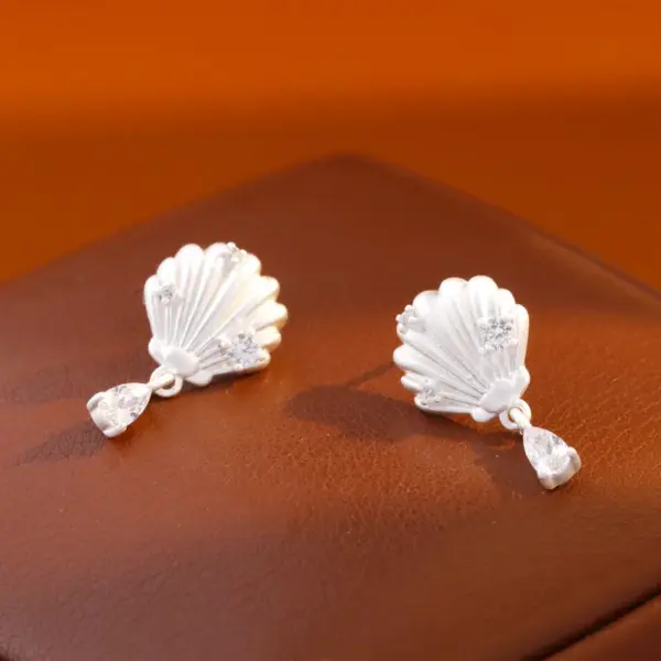Wholesale 925 Silver Needle Shell Element Drop Earrings Luxury Minimalist Design Commute High-End Feelings Women's Geometric Pattern