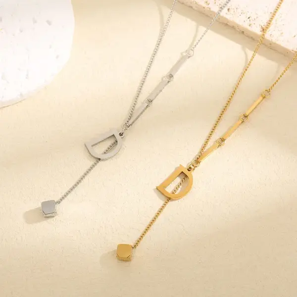 Wholesale Non-Fading Titanium Steel Necklace For Women, Short Design With Letter Pendant, Cool Clavicle Chain Jewelry Accessory