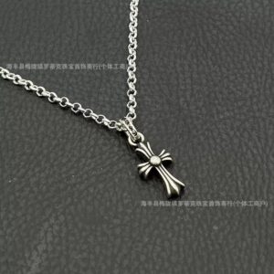 Small cross (pearl chain) / 60cm