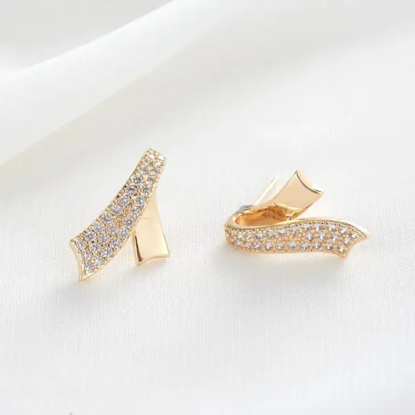 Wholesale Bow Tie Stud Earrings In Copper With Zircon Inlay Featuring 925 Sterling Silver Ear Pins, New Style, Perfect For New Year