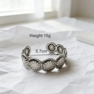 Silver / Average Size